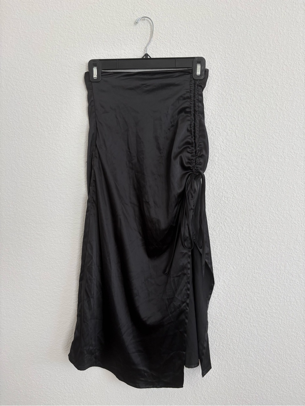 Women’s Classic Black Satin Ruched Side Midi Skirt - Size XS